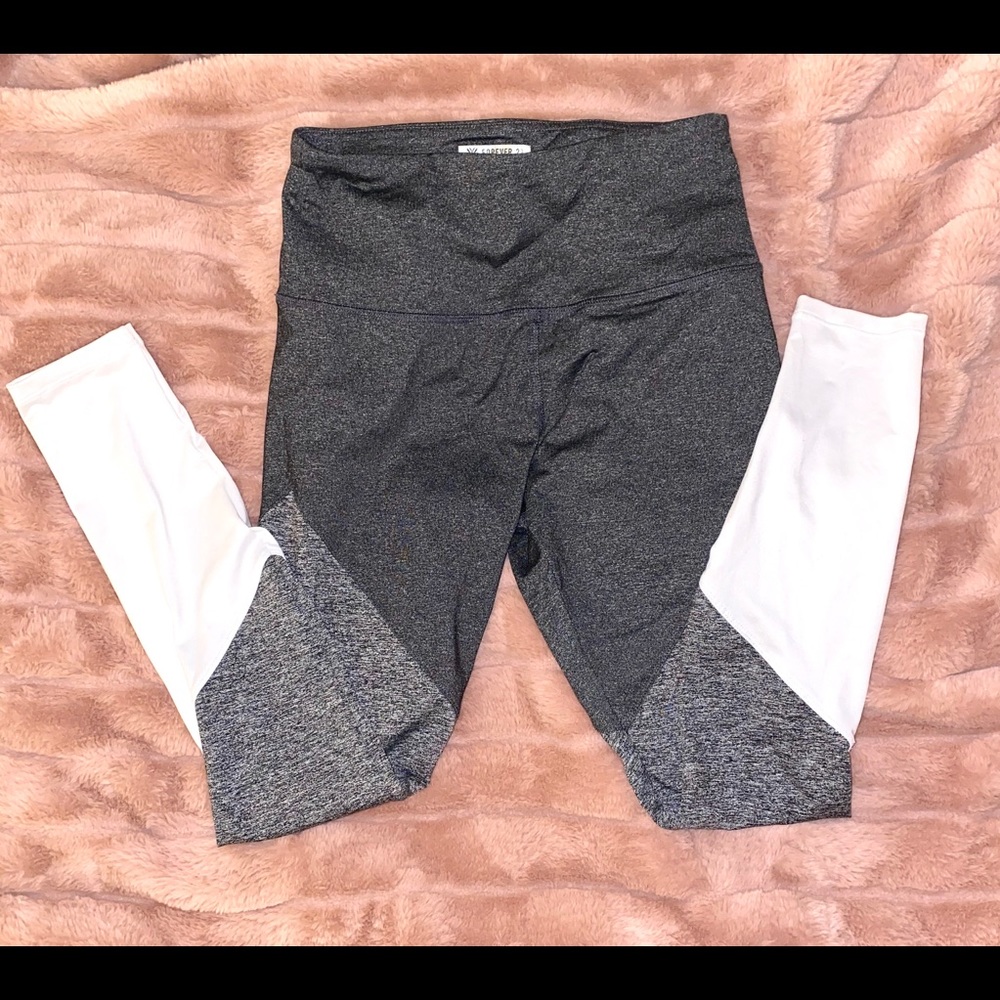 Form fitting high rise leggings